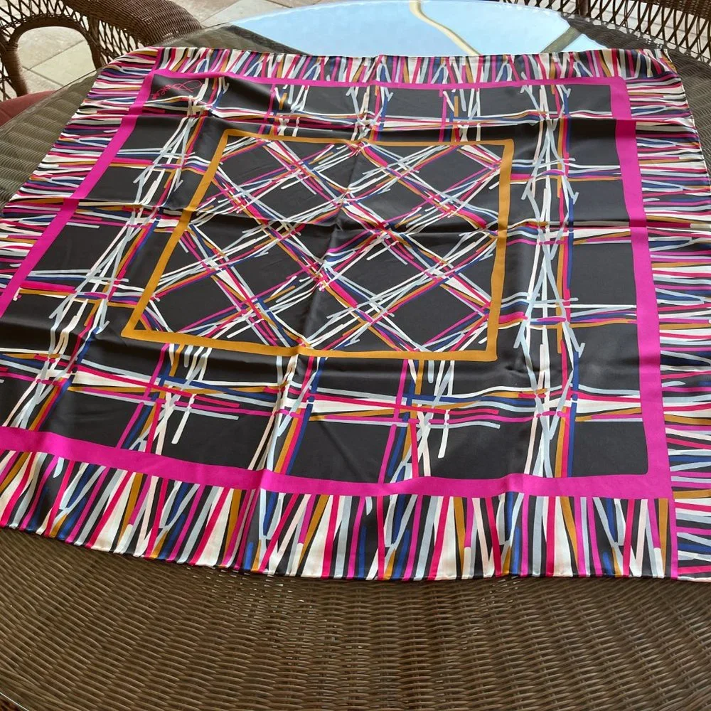 DIANE VON FURSTENBERG DVF LARGE SILK SCARF. BEAUTIFUL MULTICOLOR SCARF - GREAT! - Picture 2 of 10